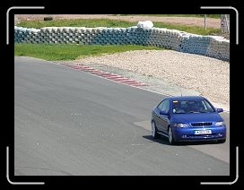 P1020052 * 3648 x 2736 * (1.37MB)